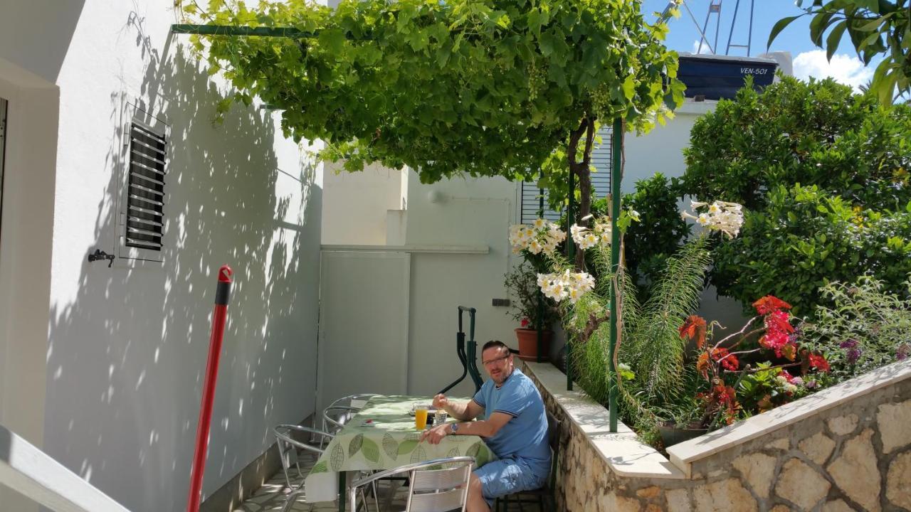 Apartments And Rooms With Parking Space Hvar - 15378 Hvar Town Esterno foto